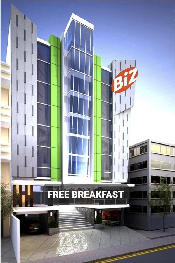 Biz Hotel City Center Ambon Esterno foto