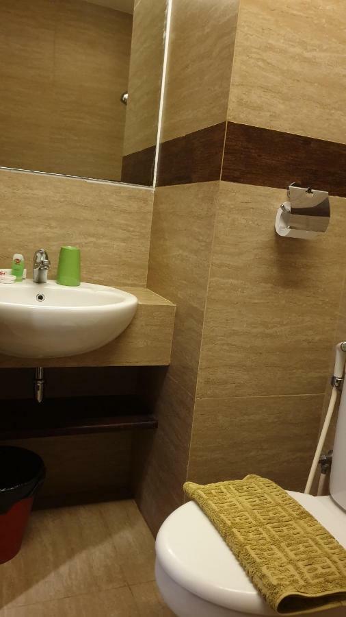 Biz Hotel City Center Ambon Esterno foto