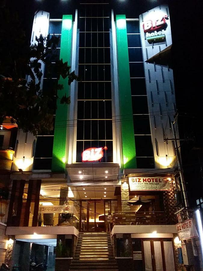 Biz Hotel City Center Ambon Esterno foto